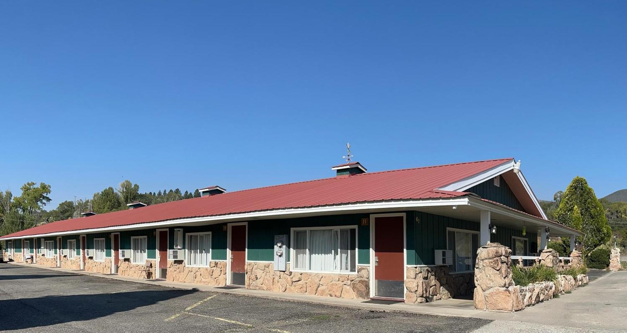 Redwood Arms Motel Paonia ภายนอก รูปภาพ